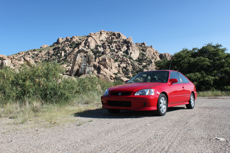 Illustration for article titled Guy buys the only remaining stock 99-00 Civic Si. Enjoys it.